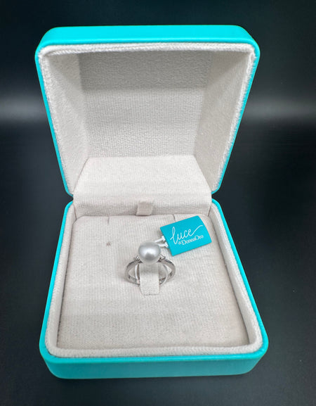 LUCE DI DONNAORO Anello Perla 8-8.5mm e Diamanti 0.04ct in Oro Bianco 18kt