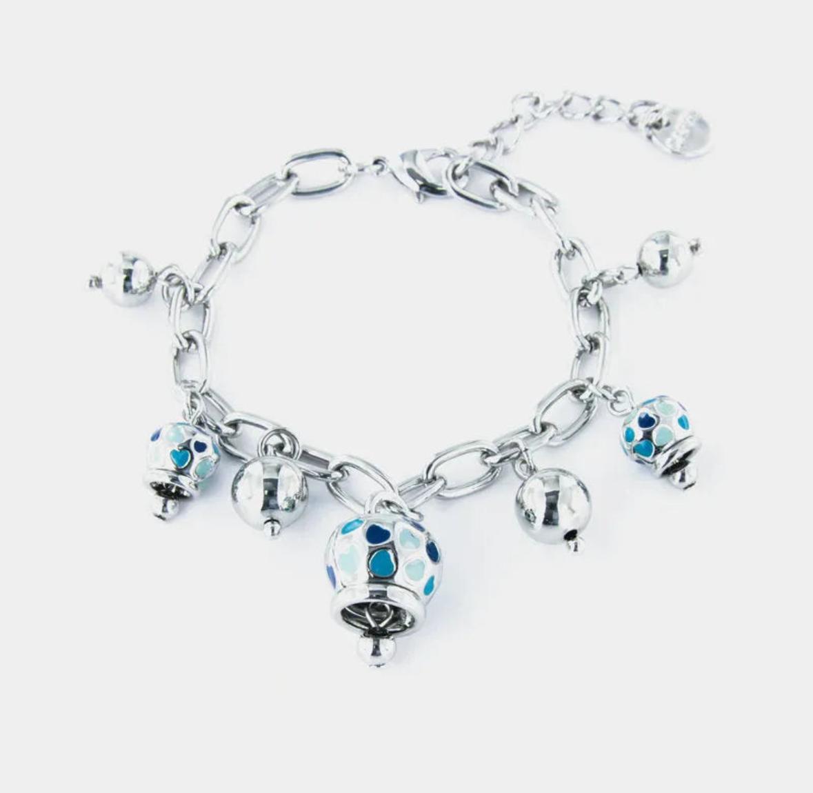 Bracciale in Metallo con campanelle pendenti a trama cuori impreziositi da smalti nelle tonalità dell'azzurro AMOCAPRI