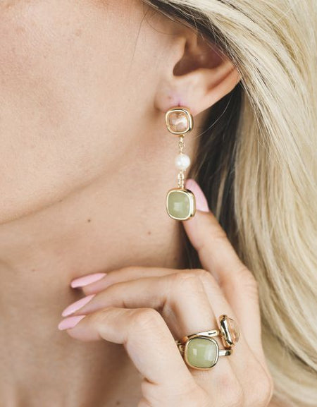 BOCCADAMO Orecchini Pendenti Dorati Crisette con Cristalli Ametista Verde Pesca e Perla Centrale