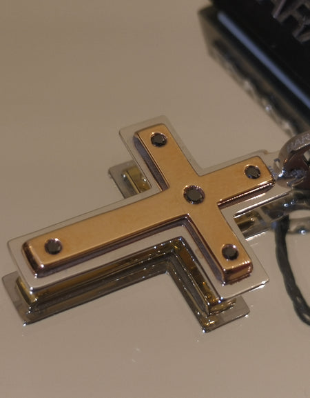 Croce BARAKÀ Oro Bianco,Rosa e Giallo 18kt,Diamante Nero ct 0.06 e Diamante Bianco ct 0.02