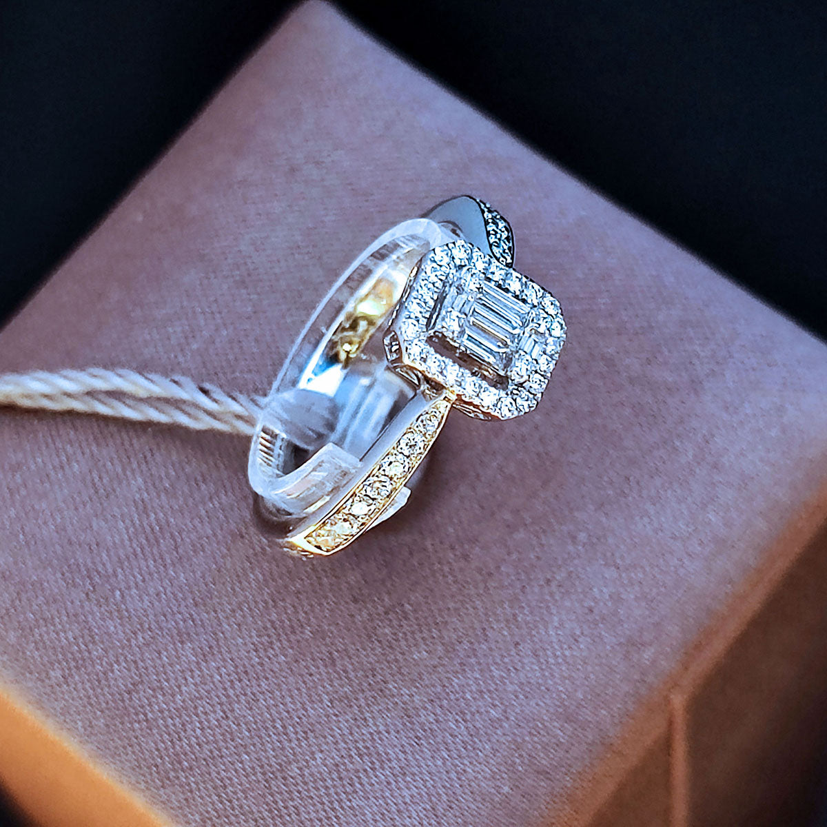 Anello Donna SALVINI Emerald Magia in oro Bianco 18kt con Diamanti ct 0.30
