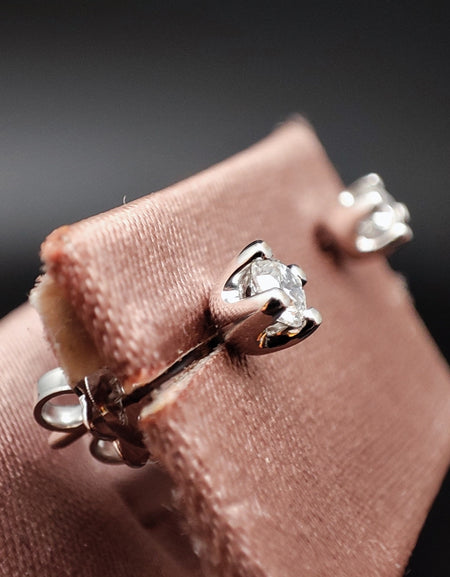 Orecchini Donna SALVINI Virginia in Oro Bianco 18kt e punto luce Diamante