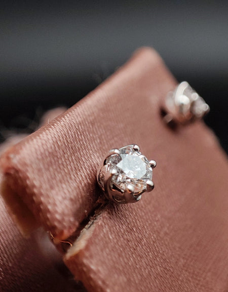 Orecchini donna SALVINI Lavinia in Oro bianco 18kt e punto luce Diamante 0.28ct