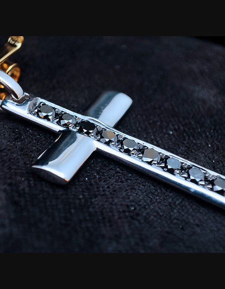 Pendente a Croce CHIMENTO IMMAGINI SACRE in Oro Bianco e Diamanti Black 0.31ct