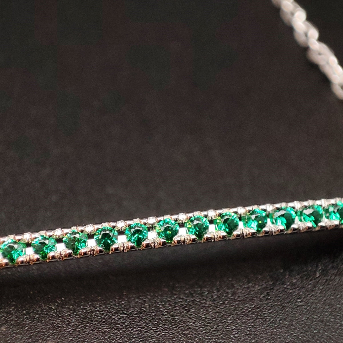 Bracciale PADDLE Backspin DonnaOro in Oro bianco 18kt con Smeraldi