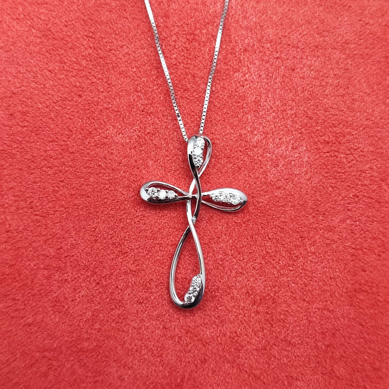 Collana DonnaOro DEVOTION con Croce in Oro Bianco 18kt e Diamanti 0.17CT