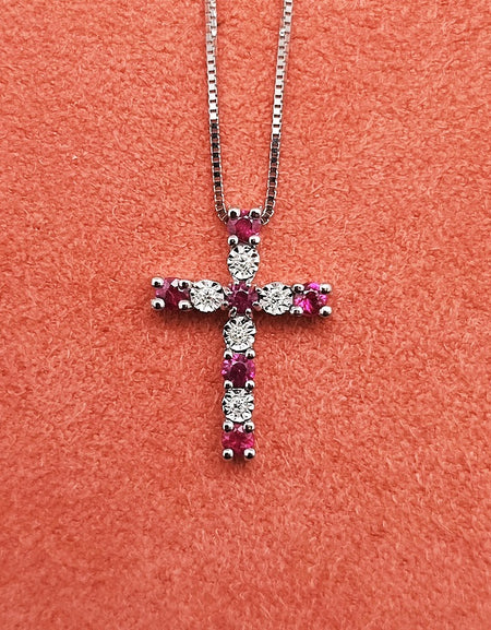 Collana DonnaOro INTENSA con Croce in Oro Bianco 18kt, Diamanti e Rubini