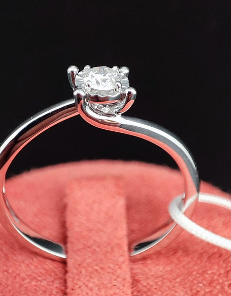 Anello Solitario DonnaOro in Oro Bianco 18kt con Diamante da 0.15ct