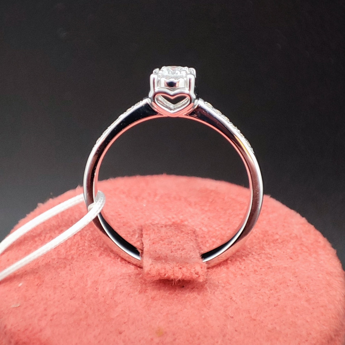 DonnaOro Anello Solitario Incanto in Oro 18kt e Diamanti 0.17ct