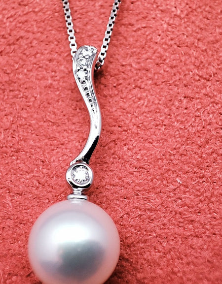 Collana DonnaOro con pendente in Oro bianco 18kt Diamante e Perla DELTA