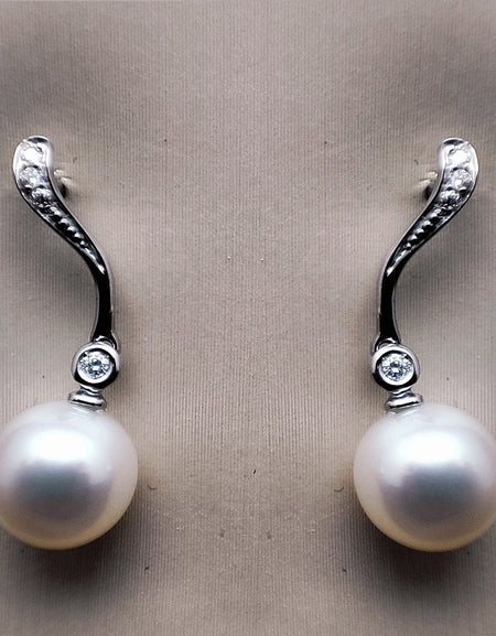 Orecchini DonnaOro in Oro Bianco 18kt Diamanti e Perle DELTA