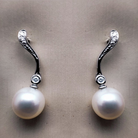 Orecchini DonnaOro in Oro Bianco 18kt Diamanti e Perle DELTA