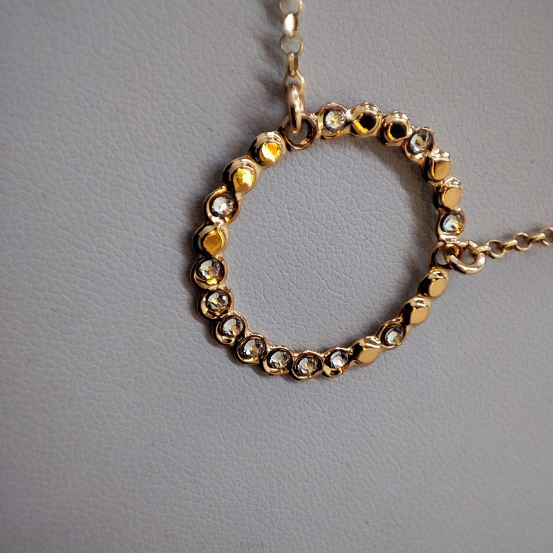 Collana donna BOCCADAMO Magic Circle placcata oro giallo con pendente circolare lastra pallinata e cristalli
