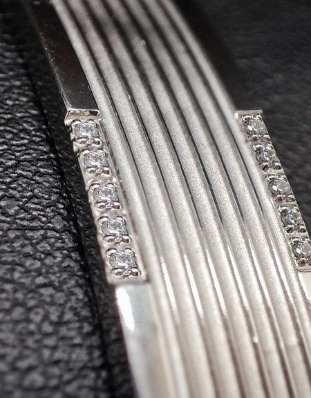 Bracciale Uomo BOCCADAMO MAN con piastrina rigata in Acciaio e zirconi bianchi