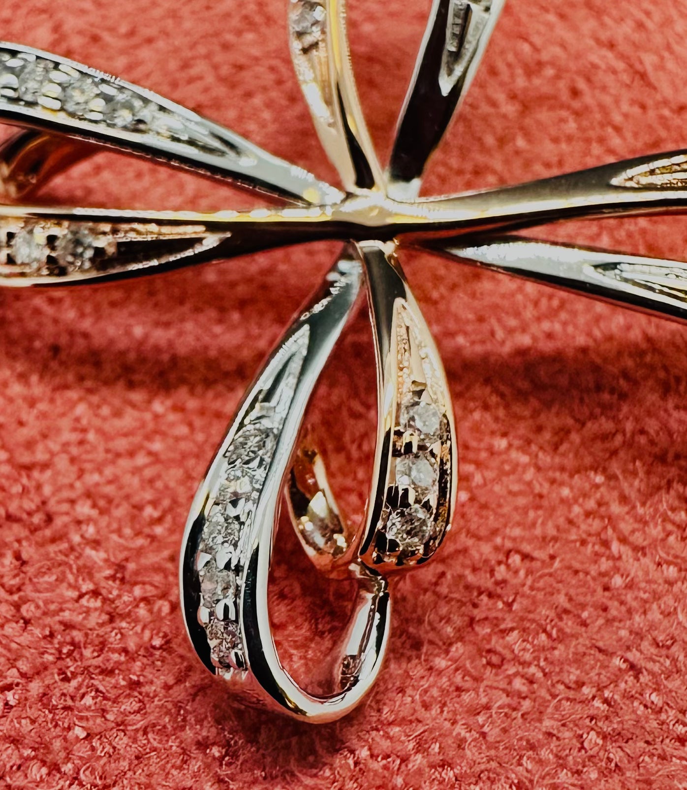 Collana DonnaOro DEVOTION con Croce in Oro Bianco 18kt e Diamanti 0.20CT